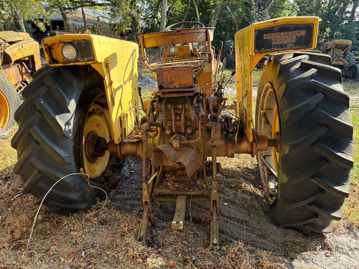 minneapolis-moline-parts-tractor-image-4