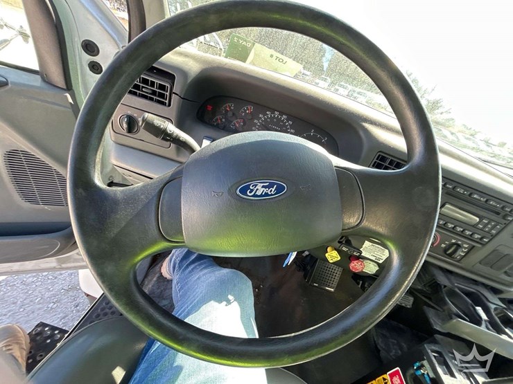 2006-ford-f650-image-12