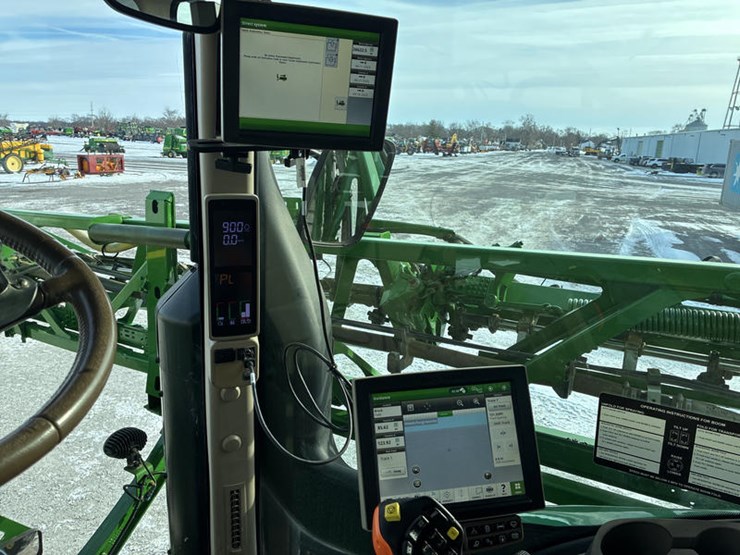 2018-john-deere-r4038-image-86