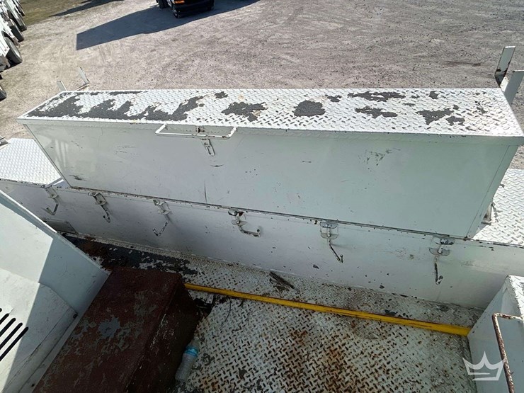 bucket-truck-image-29