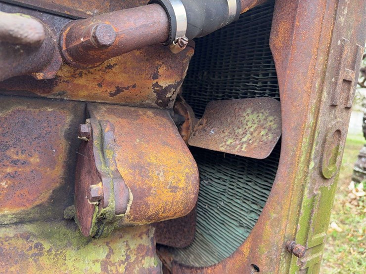 caterpillar-2-ton-crawler-image-17