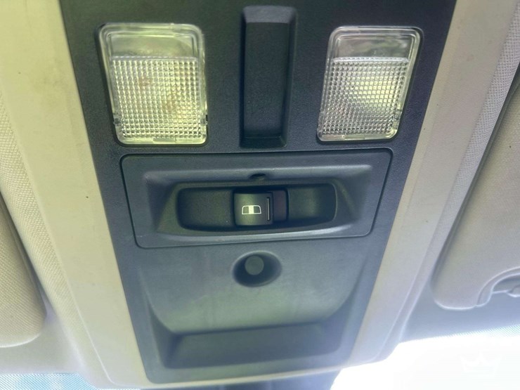 2016-dodge-1500-image-27