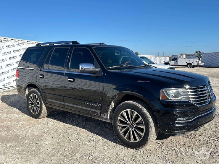2016-lincoln-navigator-image-2