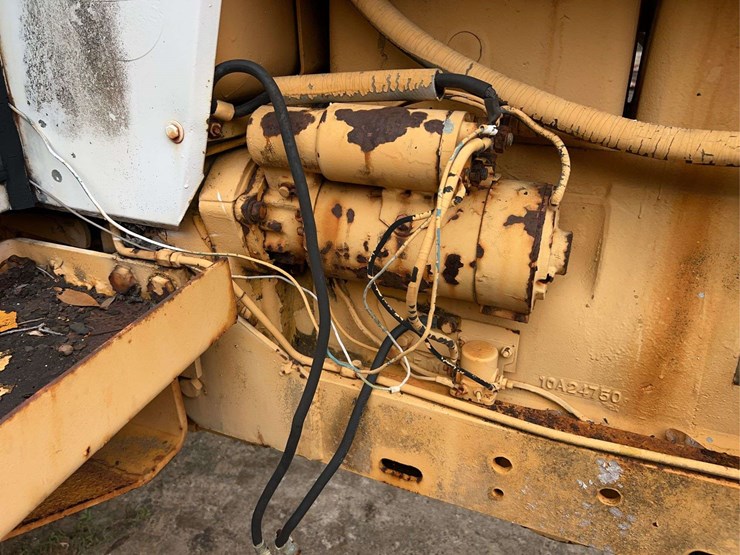 minneapolis-moline-g1050-image-31