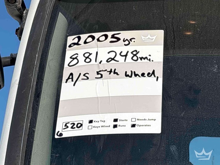 2005-volvo-vnm-day-cab-truck-tractor-image-37