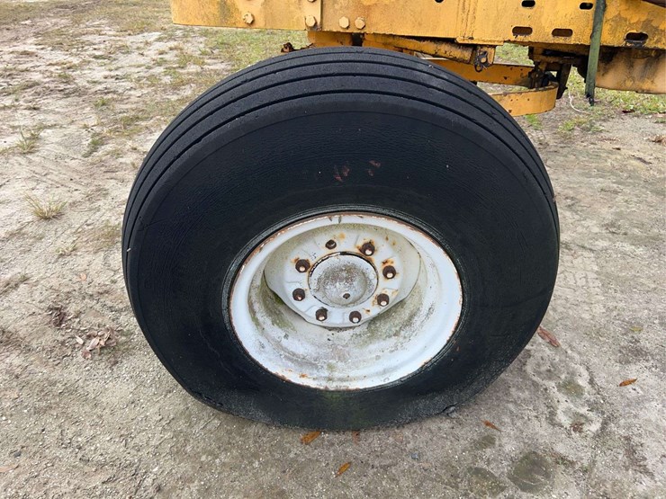 minneapolis-moline-g1050-image-21