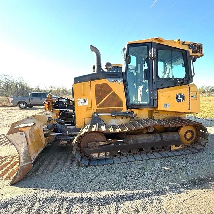 2017 DEERE 550K LGP
