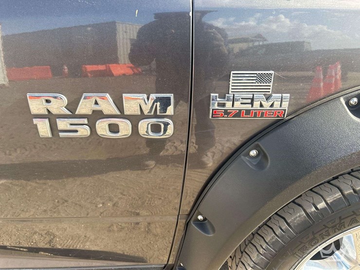 2014-dodge-1500-image-30