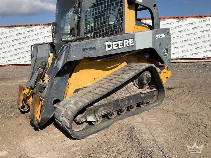2013-deere-329e-image-11