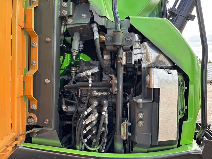 2022-case-cx145dsr-image-10