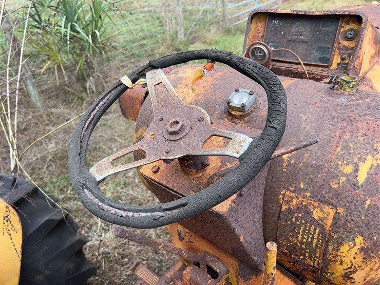 minneapolis-moline-445-image-68