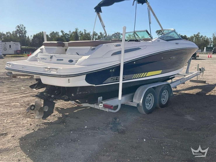 2014-sea-ray-250slx-bowrider-boat-with-t/a-boat-trailer-image-3