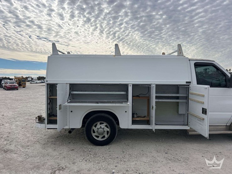 2006-ford-e350-image-22