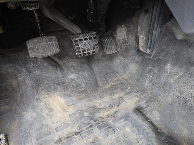 2015-ford-f750-image-21