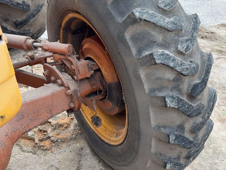 minneapolis-moline-g706-image-54