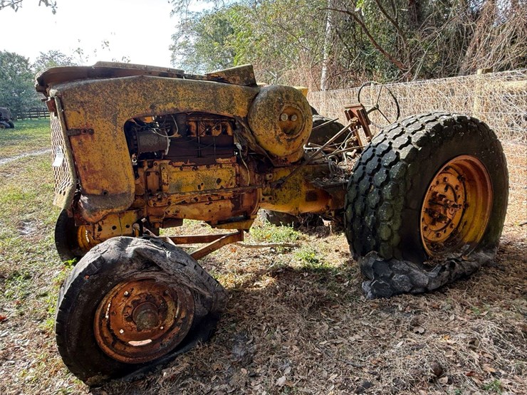 minneapolis-moline-orchard-lp-parts-tractor-image-1
