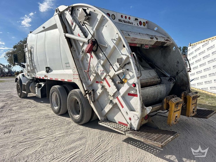 2020-peterbilt-567-image-4