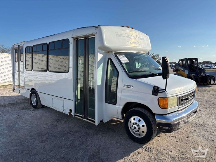 2003-ford-e450-image-2