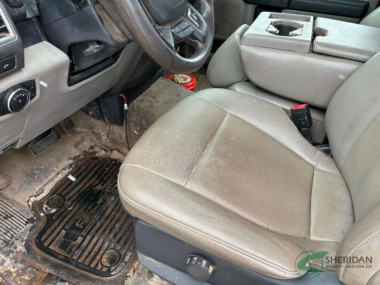 2022-ford-f550-image-26