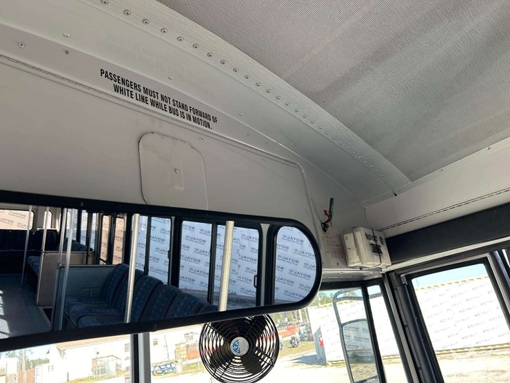 2000-thomas-saf-t-liner-image-16