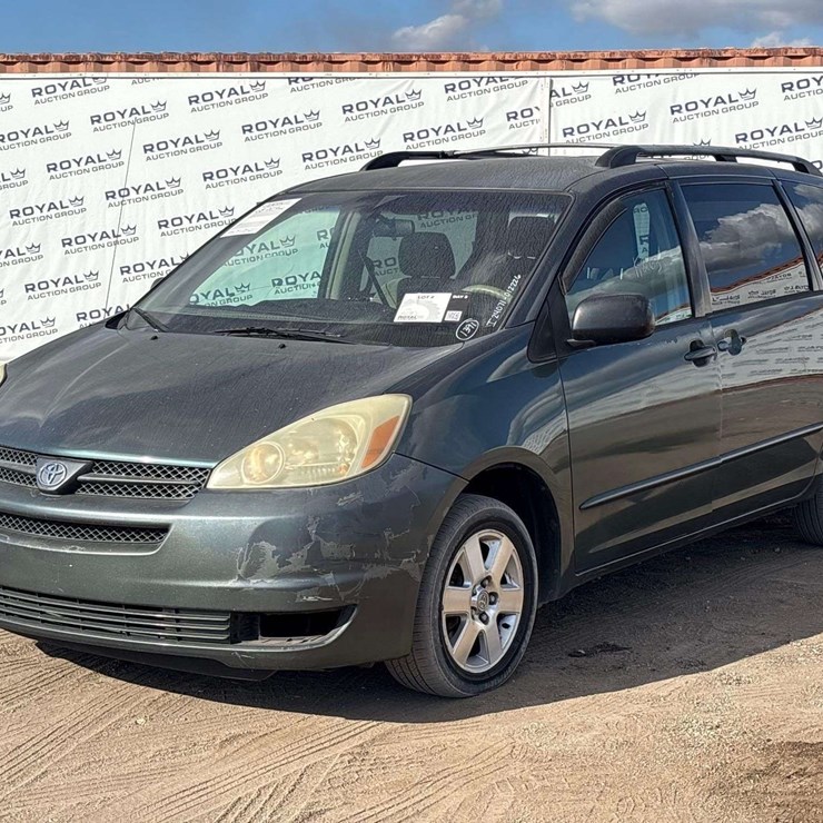 2005 TOYOTA SIENNA