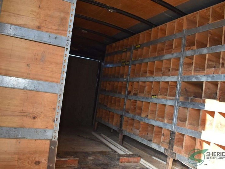 2004-united-enclosed-trailer-with-built-in-shelving-22ft-image-10