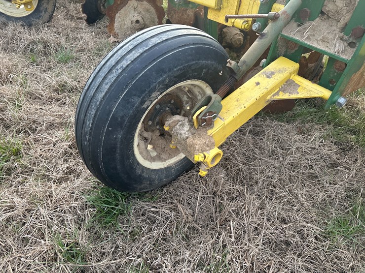 #38451-•-roll-a-cone-16-row-30"-bedder-chopper-image-10