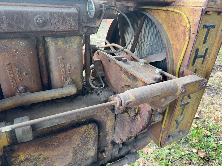 caterpillar-thirty-image-21