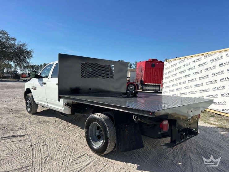 2017-dodge-3500-image-4