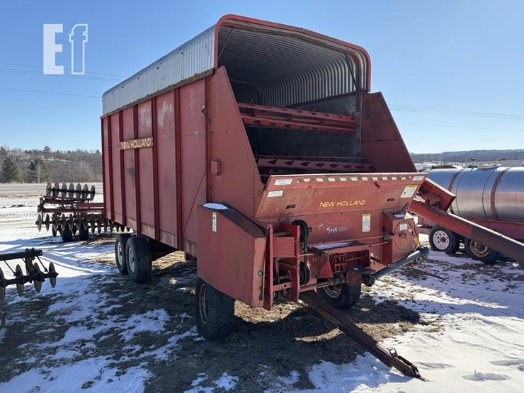 new-holland-816-image-1