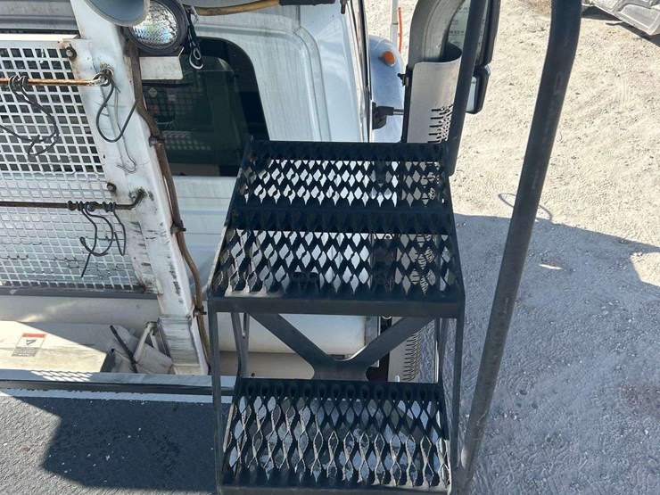 bucket-truck-image-36