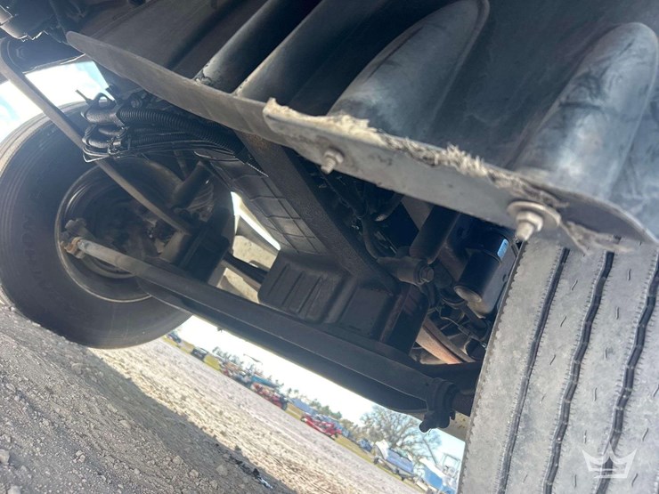 2007-freightliner-columbia-120-image-23