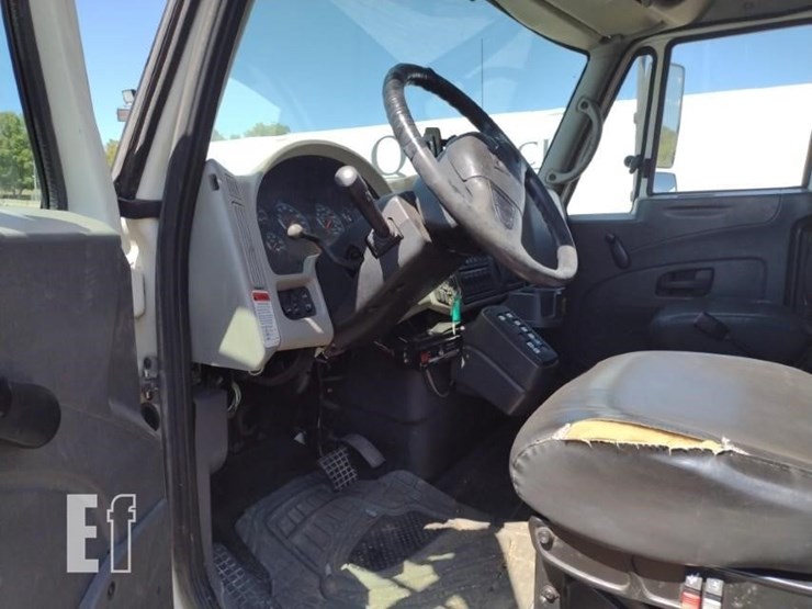 2008-international-durastar-4300-image-12