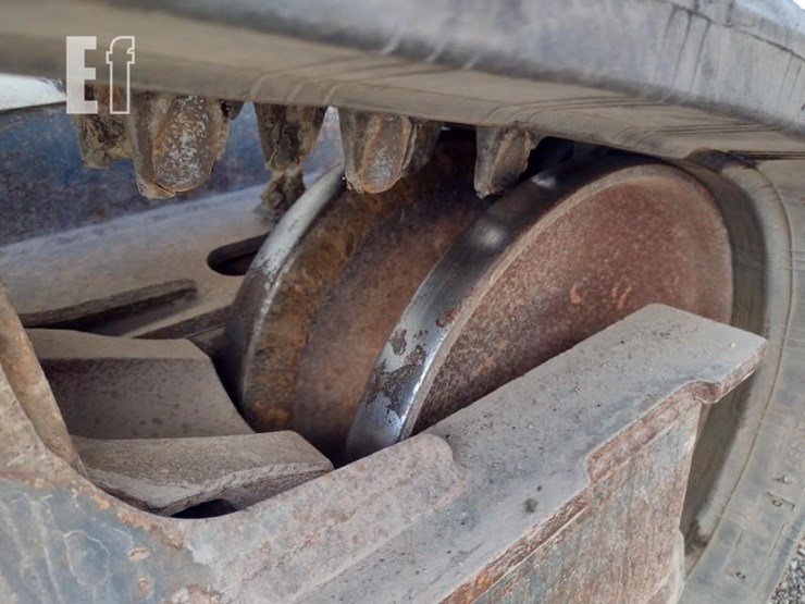 2020-bobcat-t590-image-33