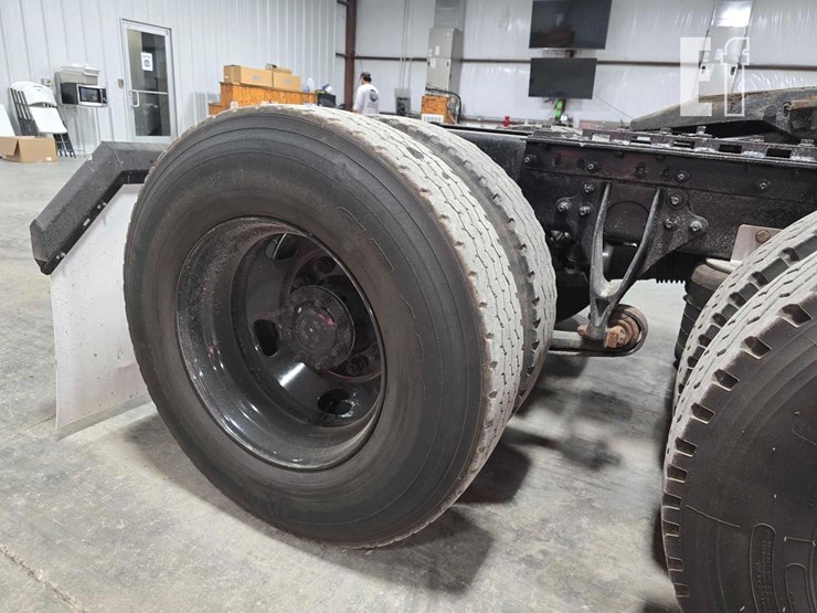 2005-international-9400-image-26