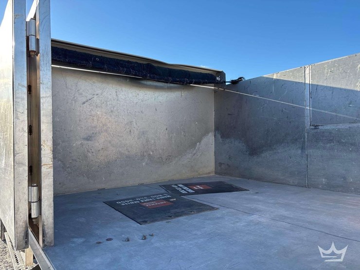 2002-ford-f650-image-13