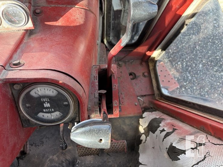 international-806-image-9