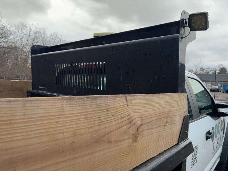 2022-ford-f550-image-18