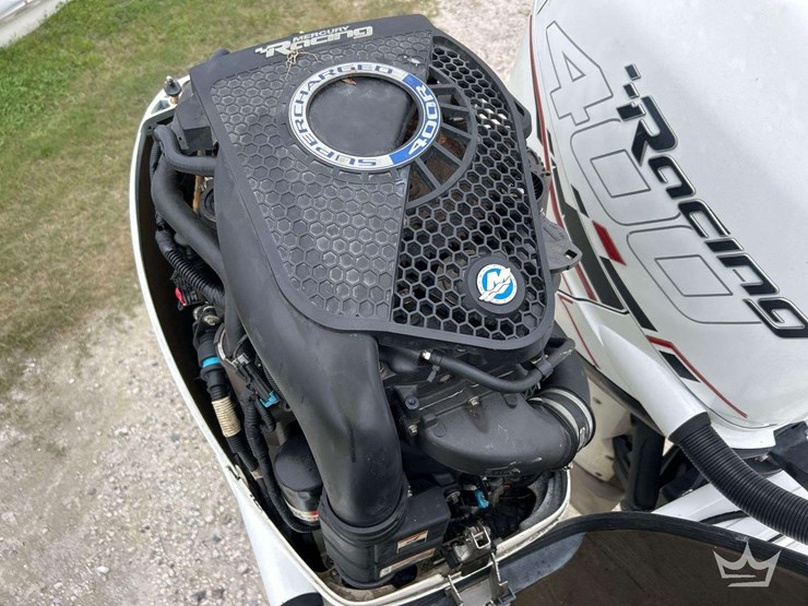 2014-glasstream-360-scx-twin-400r-mercury's-with-triple-axle-aluminum-trailer-image-7