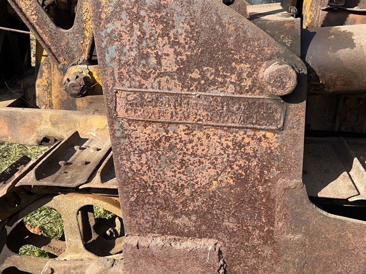 caterpillar-forty-gas-crawler-image-44