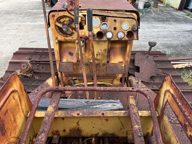 international-crawler-image-8