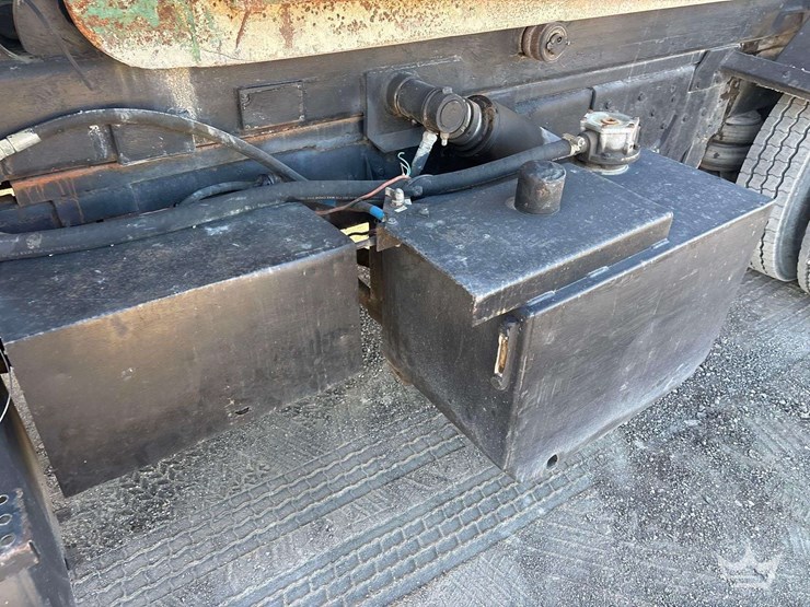 1995-ford-ln8000-image-19