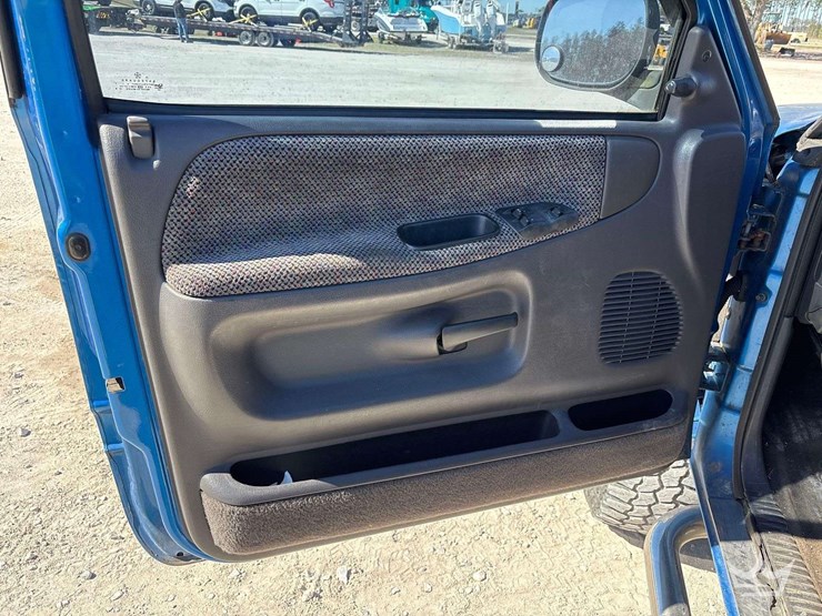 2000-dodge-ram-1500-image-14