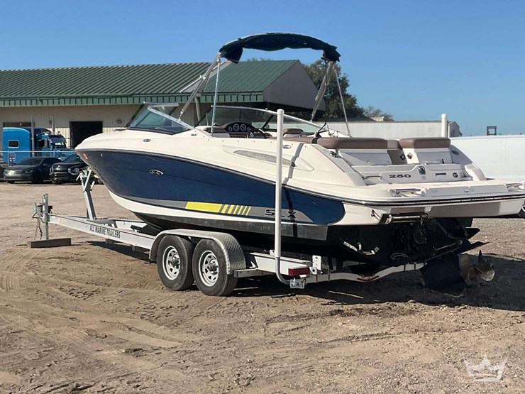 2014-sea-ray-250slx-bowrider-boat-with-t/a-boat-trailer-image-5
