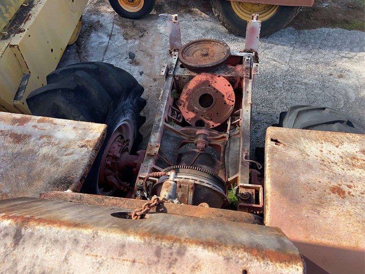 allis-chalmers-4wd-parts-tractor-image-46