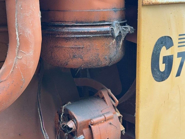 minneapolis-moline-g706-image-15