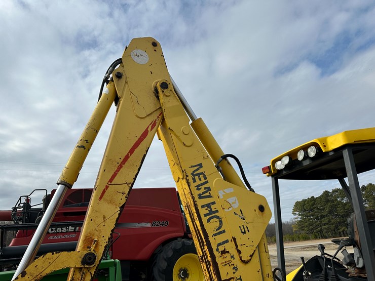 new-holland-lb75b-image-17