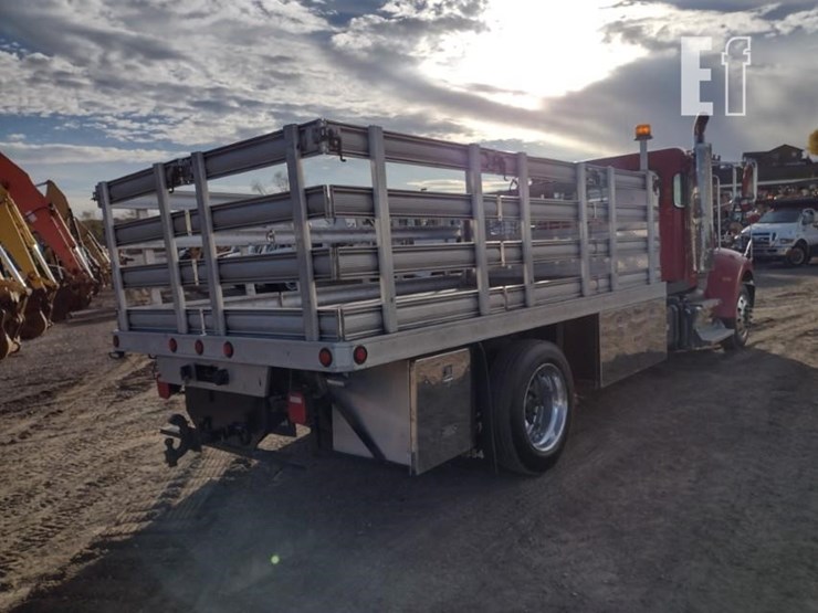 peterbilt-330-image-43