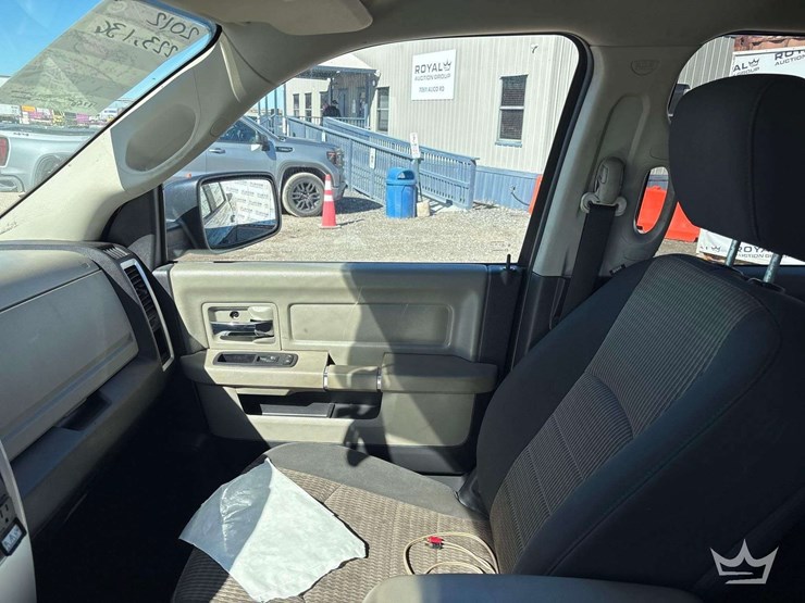 2012-dodge-1500-image-17