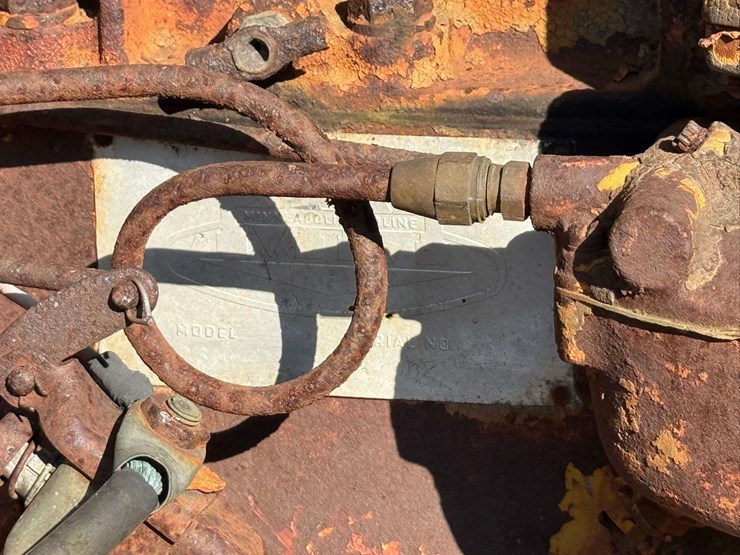 minneapolis-moline-445-image-24